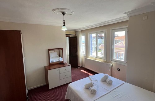 Altinoluk Hostel | Cam Cahithan