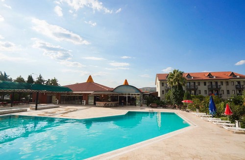 Karahayit Hotel | Halıcı Termal Otel