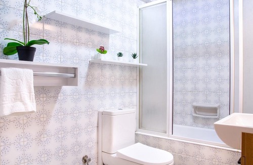 Alsancak Apartment | Gorgeous Flat with Balcony in Izmir Konak