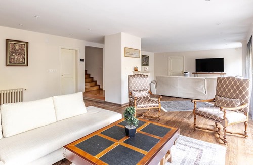 Arnavutkoy Apartment | Flat with Garden 10 min to Bebek Shore