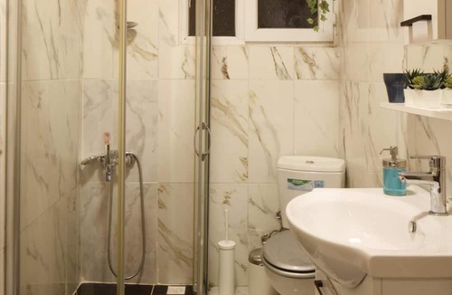 Talimhane Apartment | Vibrant Flat with Excellent Location in Beyoglu