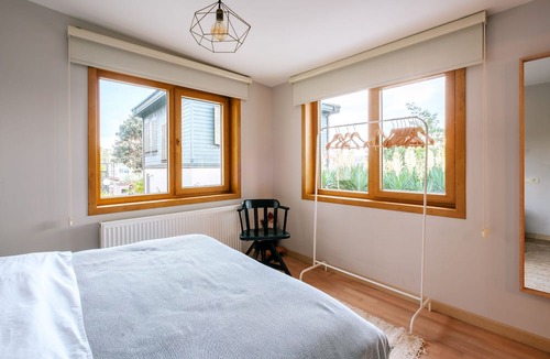 Uskudar Villa | House with Garden and Bosphorus View in Kuzguncuk