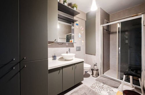 Besiktas Apartment | Vibrant Flat with Balcony 10 min to Besiktas Sq