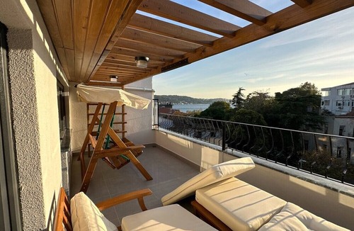 Inegeul Apartment | Stylish Seaview Flat in Ortaköy