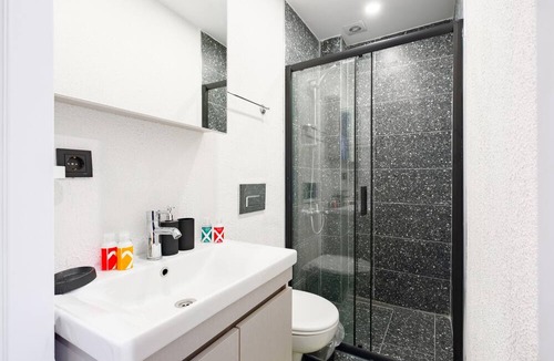 Fatih Apartment | Central, Furnished Studio 5 min to Coast in Fatih