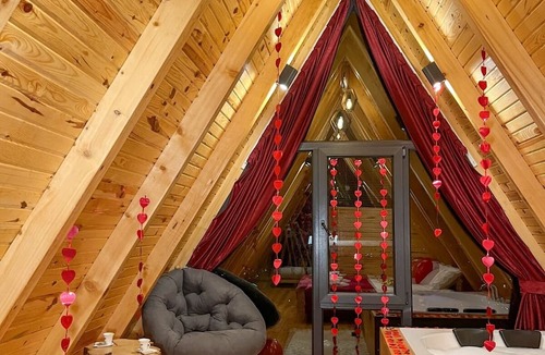 Ardesen Ski Chalet | Dağ,dere,deniz,Şehir ve orman manzaralı,jakuzili. Şömineli bungalov