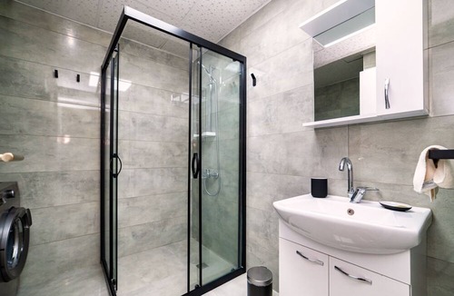 Kaleici Apartment | Cozy Flat 7 min to Mermerli Beach in Antalya