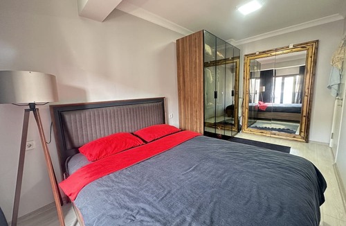Bornova Apartment | Küçükpark civarı 1+1 Klimalı daire