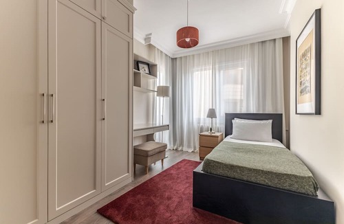 Caddebostan Mahallesi Apartment | Stylish Flat with Balcony 4 min to Bagdat Avenue