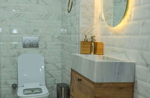 Rasimpasa Apartment | Retro 64 Entire rental unit in Kadıköy, Istanbul, Turkey Modern Designed