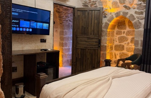 Artuklu Hotel | Erkar Konağı