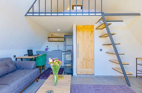 Antalya City Centre Ski Chalet | Reis Suits