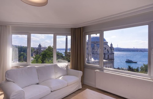 Kabatas Condo | Contemporary Waterfront Apt. with a Stunning View