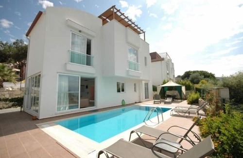 Kadnlar Denizi Mahallesi Villa | Adavillas