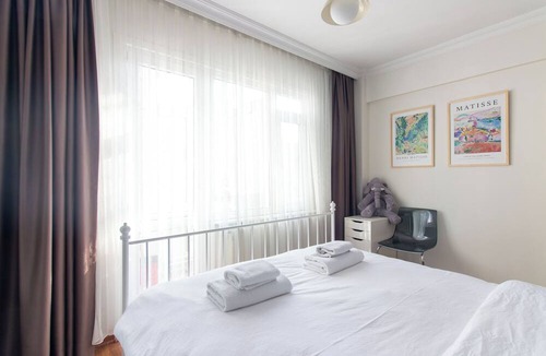Moda Apartment | Chic 2BR Gem on Moda’s Iconic Antiques Street