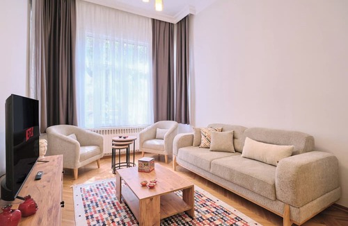 Moda Apartment | Historical Building at the Iconic Tram Street, 3BR