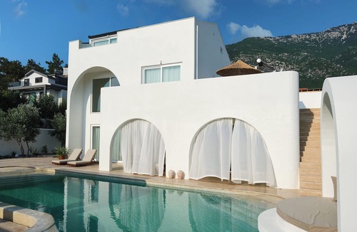 Oludeniz House | Villa NeoX Fethiye with Indoor and Outdoor Pools, Jacuzzi, Sauna & Minigolf
