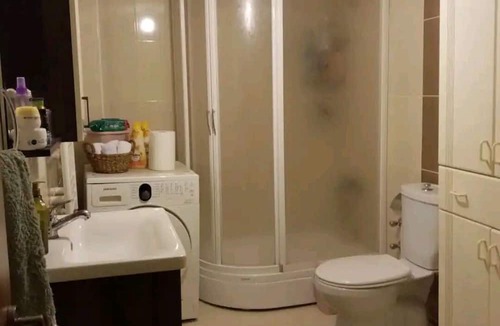 Izmir Apartment | Karşıyaka merkezde sahilin bir alt sokagında rahat huzurlu şirin bir evim