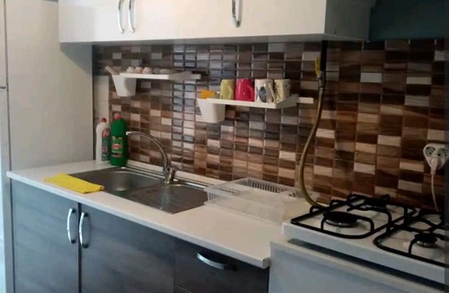 Izmir Apartment | Karşıyaka merkezde sahilin bir alt sokagında rahat huzurlu şirin bir evim