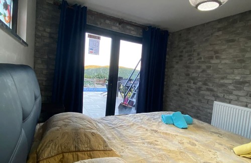 Kartepe Resort | Mountain Cottage Havuzlu Dağ Evi/Eşmeahmediye