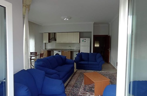 Konyaalti Condo | In Antalya, a family-friendly apartment with terrace near the sea