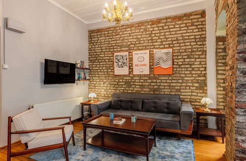 Galata Apartment | Elegant & Artsy 1BR Galata’s Hidden Gem/AC/Walk everywhere