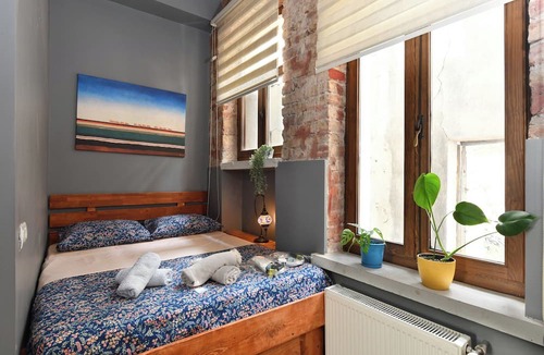 Galata Apartment | Chic 1-bedroom apartment with WiFi, AC in amazing Istanbul