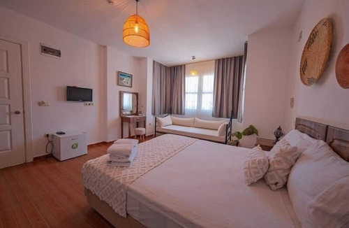 Alacati Ski Chalet | Mor Salkım Konağı