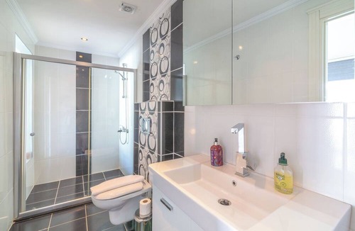 Kalkan Villa | 5 Bed Villa - Sleeps 10 - Pool - Terrace - Parking