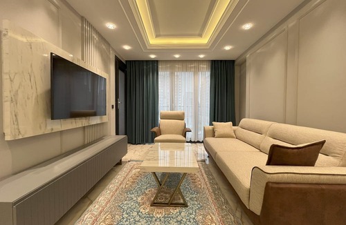 Zeytinburnu Apartment | Serene Luxury Flat next to ISTANBUL Fisekhane & Marmaray Metro Station