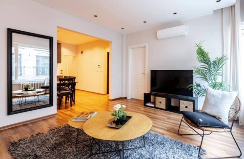 Sisli Apartment | This apartment is a 4 bedroom(s), 2 bathrooms, located in Şişli, İstanbul.