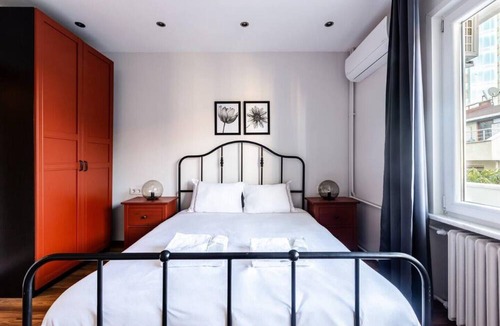Sisli Apartment | This apartment is a 4 bedroom(s), 2 bathrooms, located in Şişli, İstanbul.