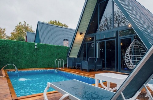 Yanik Ski Chalet | Naturel Stone Karma Premium