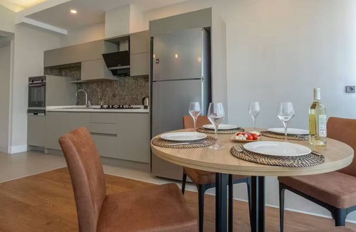 Kundu Apartment | 2 Bedroom Luxurious Apartment with Pools, SPA, GYM, free parking