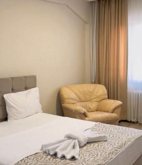 Ulus Hotel | Kenedi Otel