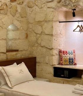Midyat Hotel | Konak Zenobia
