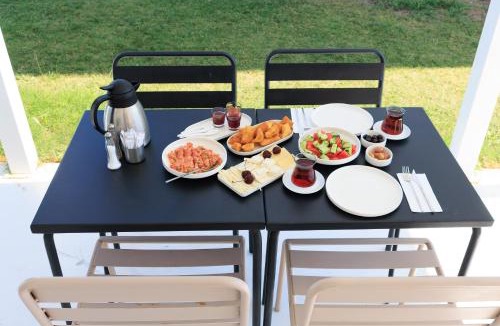 Ezine Hotel | Cedori Butik Otel
