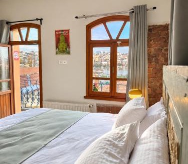 Istanbul City Center House | Timeless House Overlooking the Golden Horn with Sea - Nilorayn