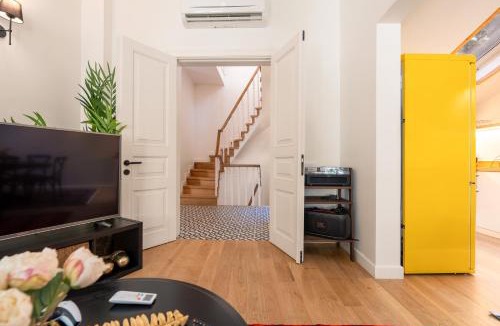 Kabatas House | Luxury Townhouse Heart of Galata 5BR 3BA! #425