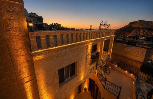 Artuklu Hotel | Erkar Konağı