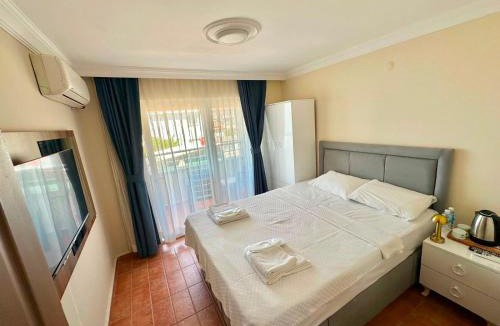 Kucukkuyu Hotel | Deniz Kenarı Beach & Garden
