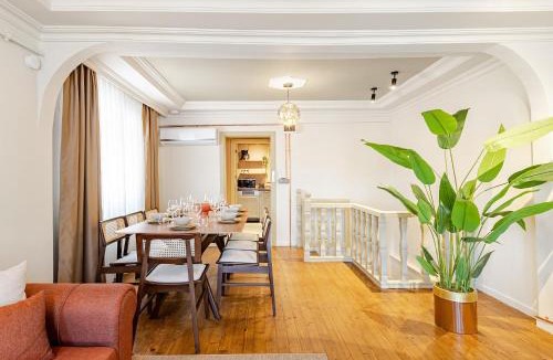 Balat House | Iconic 5-Bedroom Historic Mansion