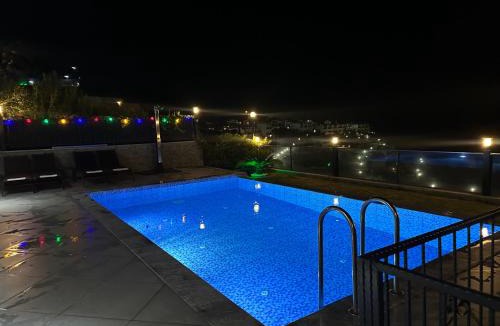 Milas Villa | Villa Paradise BODRUM, 14 personnes, vue mer, piscine, plage privée, sauna, chambre à vapeur, ascenseur