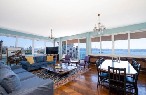 Kabatas Apartment | Bosphorus View Penthouse with Terrace