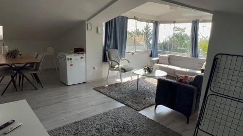 Eski Lara Apartment | Apartment close to the sea in the most central of city