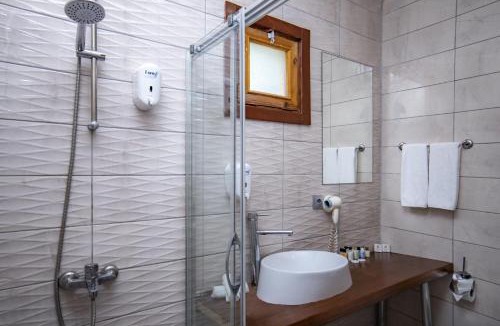 Kusadasi Hotel | Adella Beach Resort Hotel