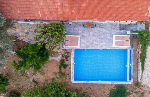 Uzumlu Villa | Villa Rose Garden with Private Pool And Jacuzzi