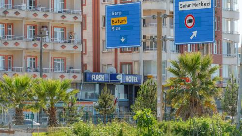 Hopa Hotel | Hotel Flash