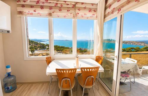 Ayvalik City Center Apartment | Ada Hill Ayvalık