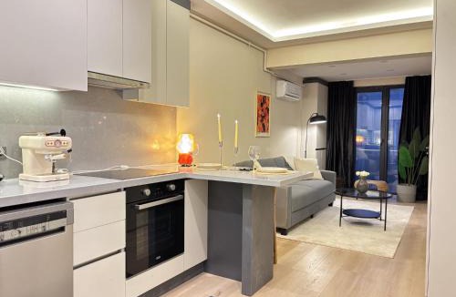 Osmanbey Apartment | Prime Location 1BR in Şişli